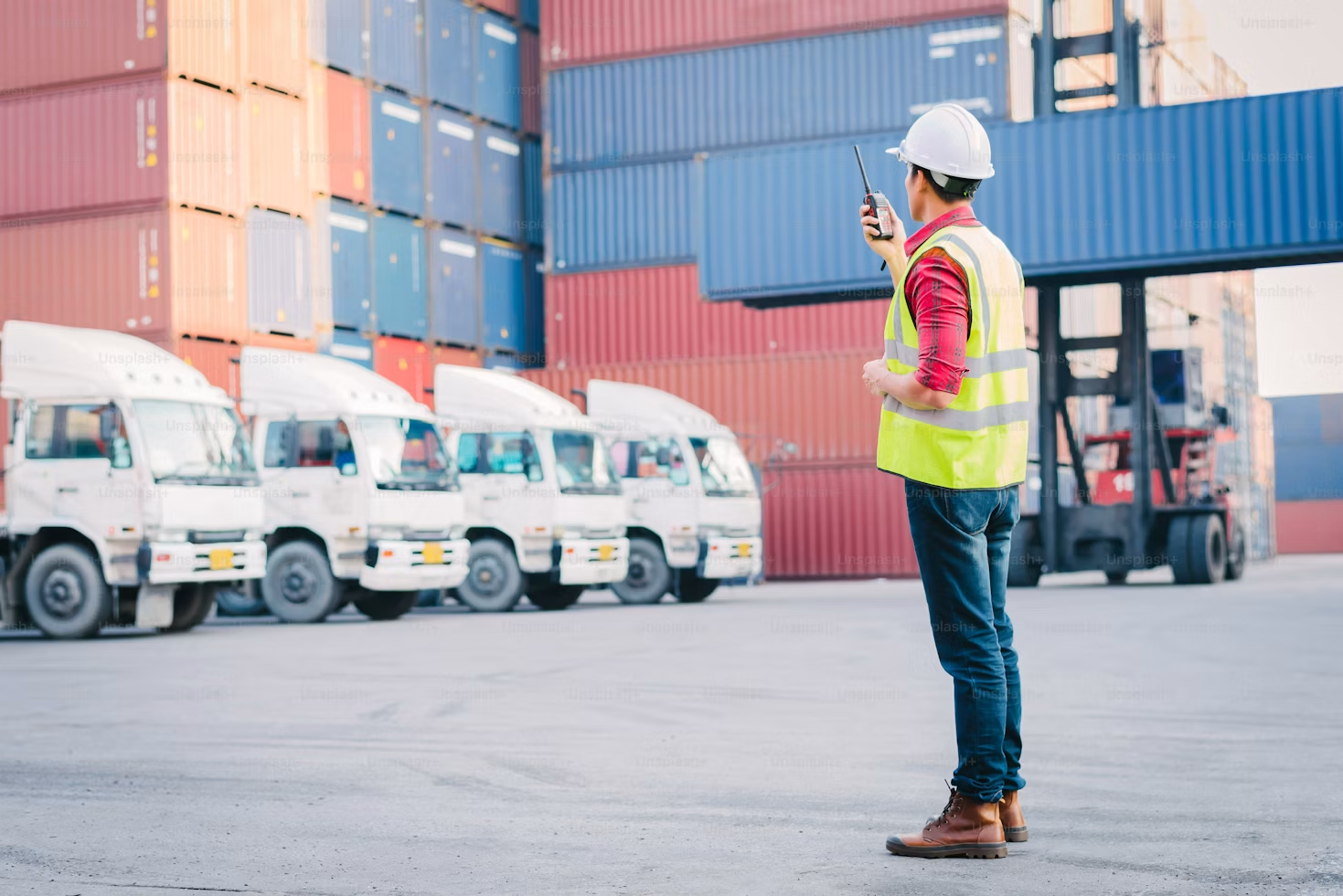 Agent PHM Group, commissionnaire de transport agréé en douane